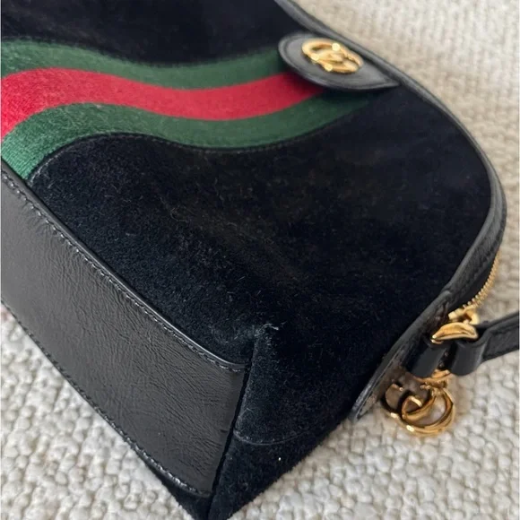 Black Gucci Crossbody Bag with Green and Red Stripe - Picture 3 of 9